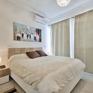 https://centre-point-apartment.hotelssaintjulians.com